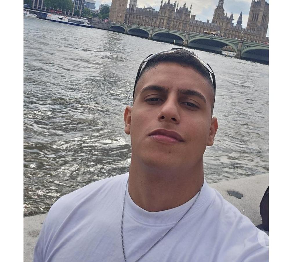  Gay massage Kent Dartford - Photos for ALYSON YOUNG 19 AGE TOP