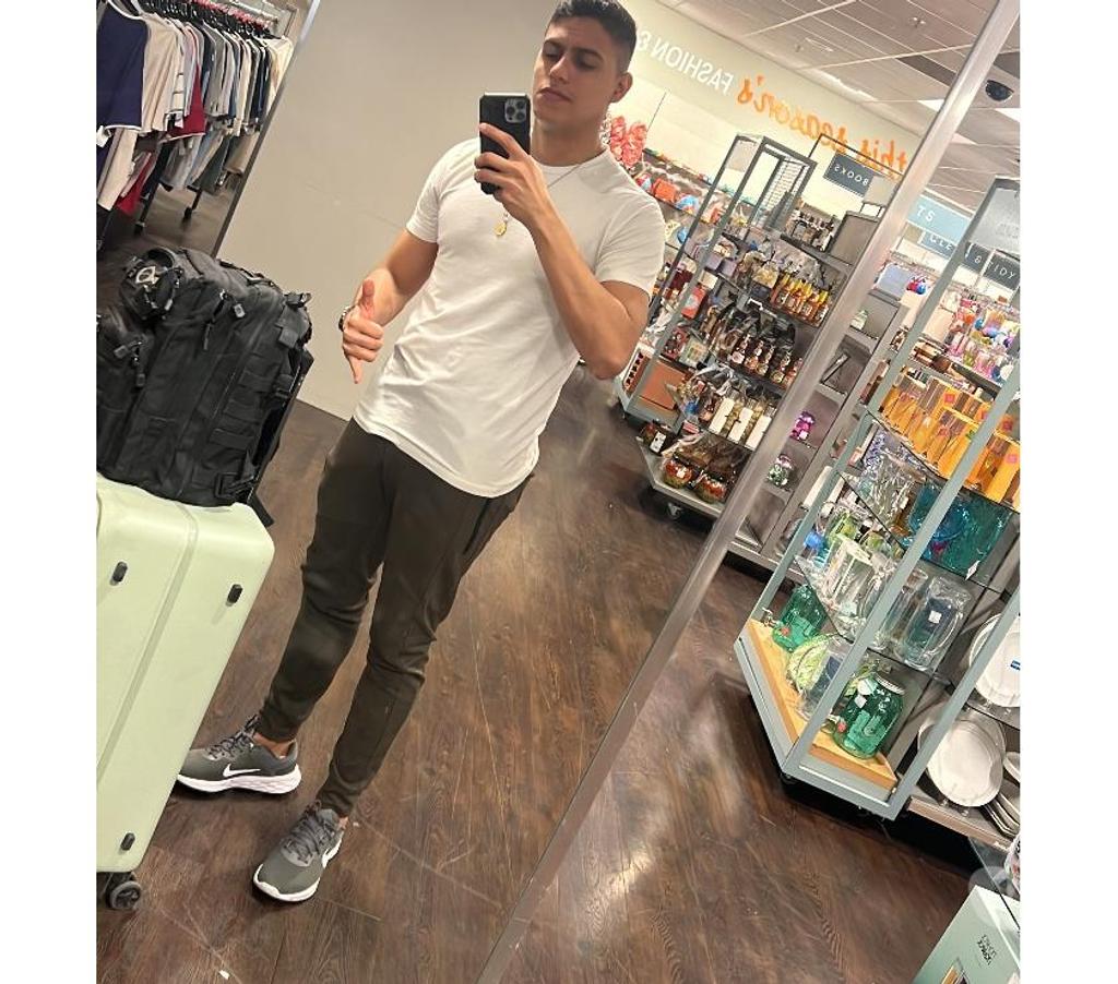  Gay massage Kent Dartford - Photos for ALYSON YOUNG 19 AGE TOP