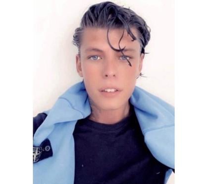 Gay escorts Burnley Town Centre Burnley - Photos for Tanned fun lad here