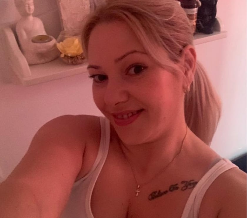 Massage Farnworth Bolton - Photos for Magic hands oil massage waxing pedicure by Lora