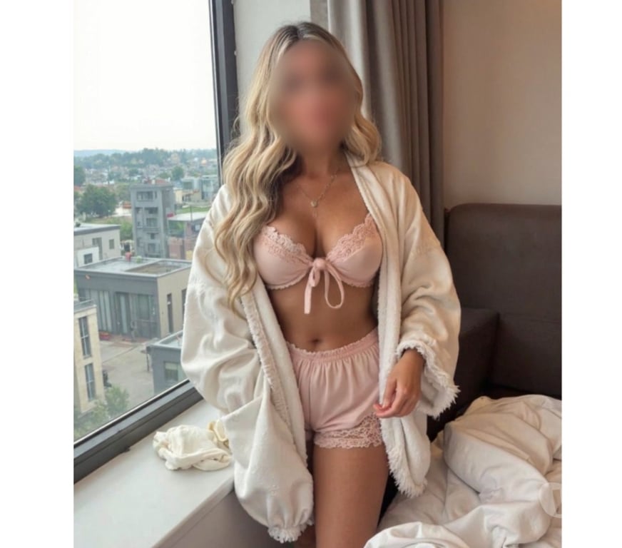 Escorts Greater Manchester Stockport - Photos for NEW ENGLISH Busty Glamour Blonde | GFE
