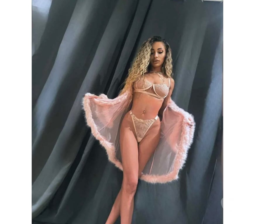 Escorts Caerphilly - Wales Blackwood - Caerphilly - Photos for OUTCAL NEW END TOWN Party Girl