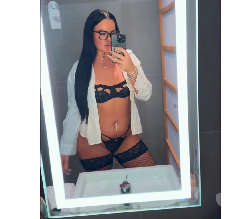 Escorts West Yorkshire Leeds - Photos for 😈NAUGHTY EX STRIPPER😈 WITH A JUICY ASS🍑