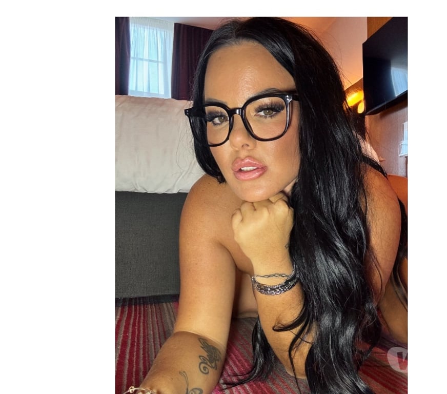 Escorts West Yorkshire Leeds - Photos for 😈NAUGHTY EX STRIPPER😈 WITH A JUICY ASS🍑