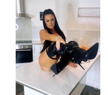 Escorts Leeds City Centre Leeds - Photos for 😈NAUGHTY EX STRIPPER😈 WITH A JUICY ASS🍑