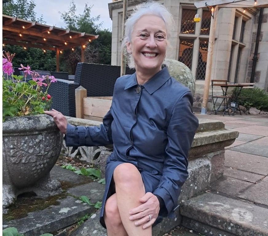 Escorts Leicestershire Leicester - Photos for Louise1955 Mature Escort