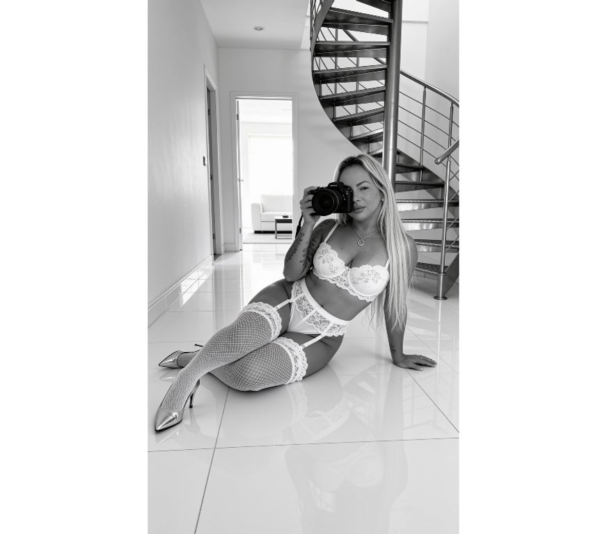 Escorts West London Hounslow - Photos for 🍑 Curvy Blonde Goddess in Hounslow ✨ 💋