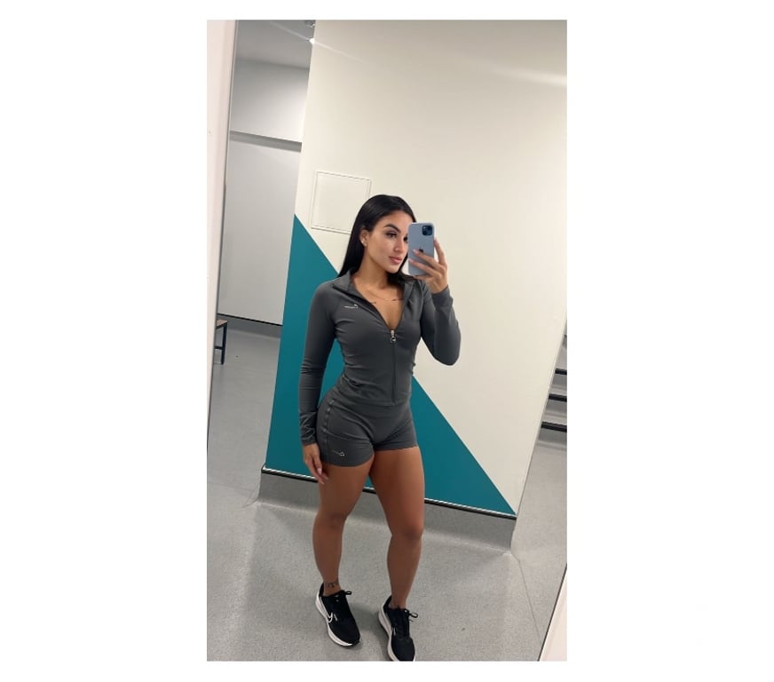 Escorts West London Hounslow - Photos for 🍑 Curvy Brunette Goddess in Hounslow ✨ 💋