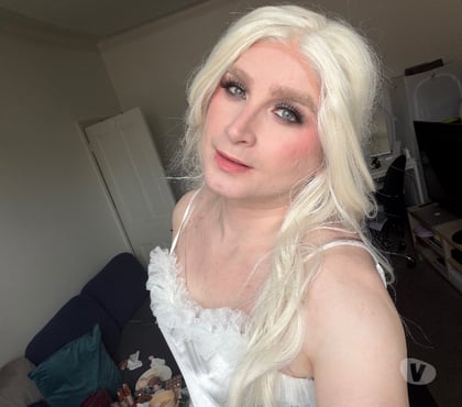 Trans Kensal Rise Station North West London - Photos for Green Eyes 💚hot meet plus vids