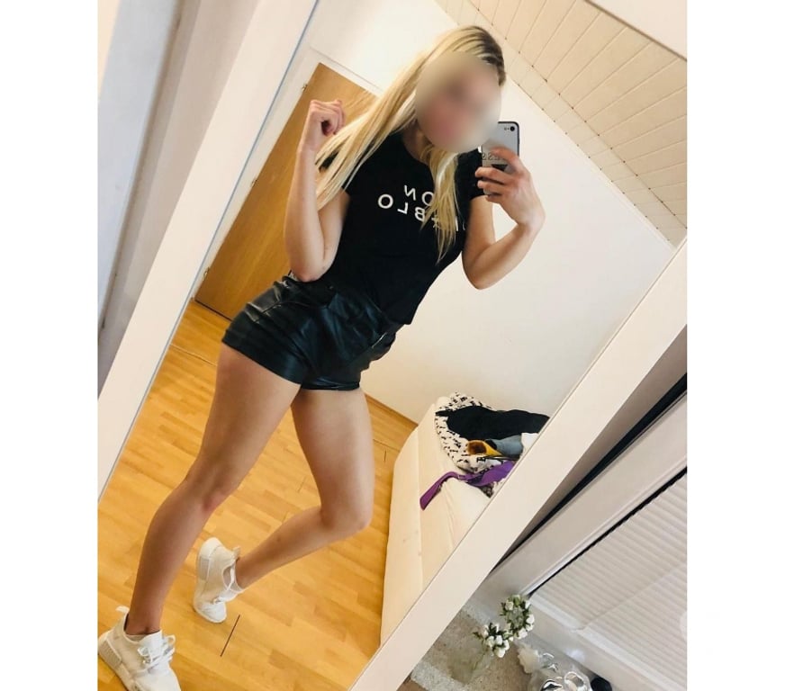 Escorts West London Hillingdon - Photos for Sexy Petite Blonde Jenny