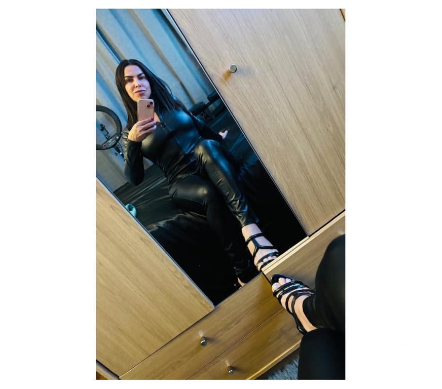 Escorts East London Highams Park - East London - Photos for MILF BRAZILIAN DOMME