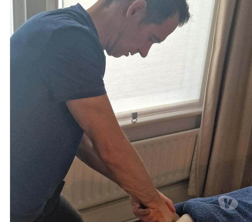 Full body massage Nottinghamshire Newark and Sherwood - Photos for Trained level 4 sports massage therapist