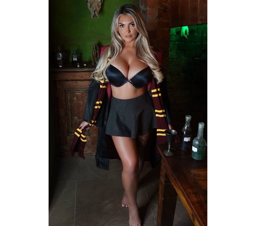 Escorts North West London Harrow - Photos for Party girl🫣 I can be naughty&angel as well🔝outcall