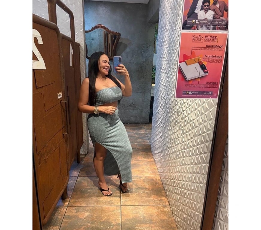 Escorts North West London Hendon Central Station - North West London - Photos for 💖 Mature Companion – Discreet & Unforgettable ✨