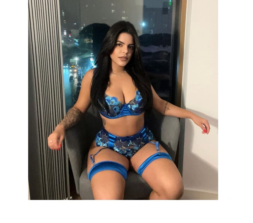 Escorts North West London Hendon Central Station - North West London - Photos for 💖Sophisticated Companion – Discreet & Unforgettable ✨