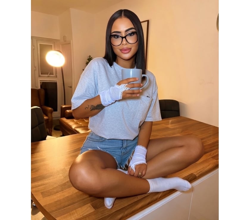 Escorts North West London Wembley Park - North West London - Photos for Elegant Brazilian Companion – Private Lux