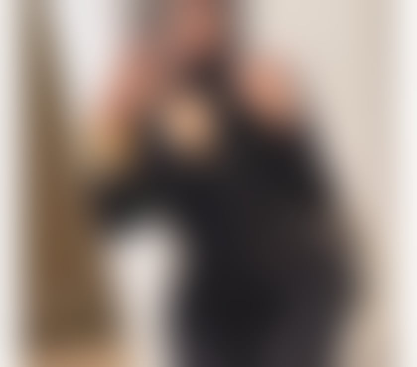 Adult Entertainment Waterloo Central London - Photos for SONIA🍑NEW: Red Abaya & School Girl Fantasies 👧