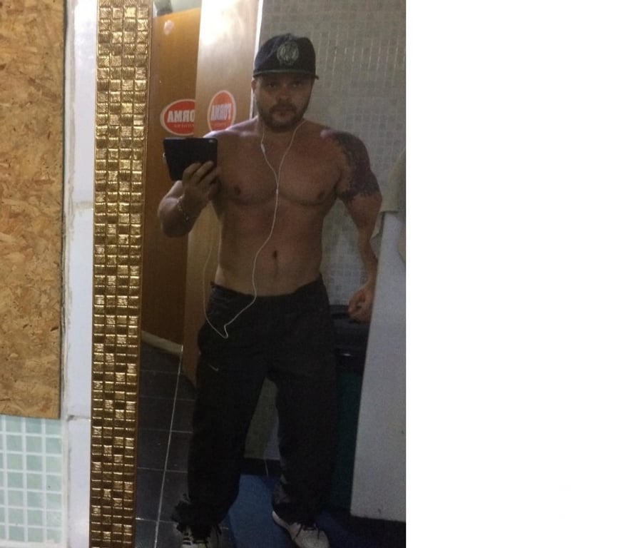 adult personals South East London Catford - South East London - Photos for Man looking for a Great moment of pleasure !