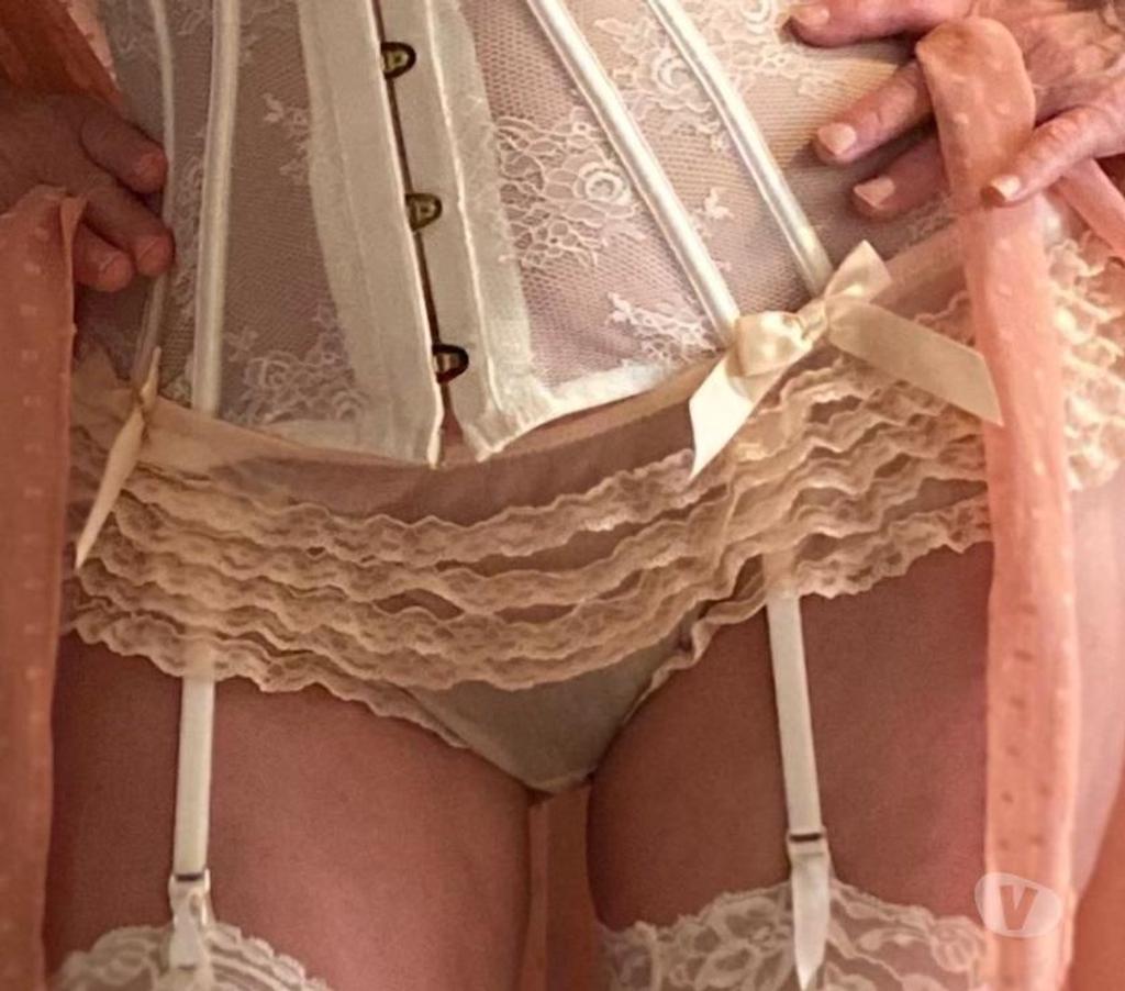 Escorts Slough Langley - Slough - Photos for British sexy busty milf visiting for1 WK ONLY CASH OR CARD