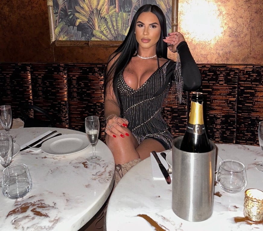 Trans Escorts Cardiff Cardiff City Centre - Cardiff - Photos for Stunning Brazilian TS model!! FIRST CLASS CAROL MATOS!!