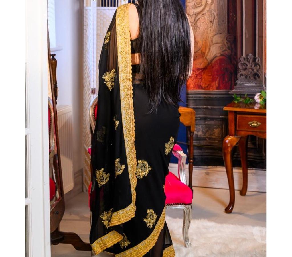 Escorts West Yorkshire Leeds - Photos for Pakistani Amber Khan Model