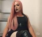 English T-girl.