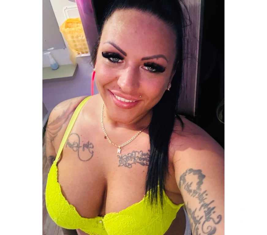 Escorts Merseyside Saint Helens - Photos for Nice relaxing Massage ,Tantrick , Lingam , Hot Massaga oil