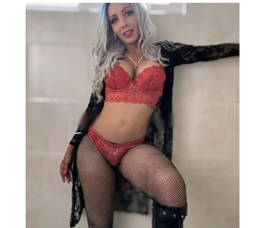 Transsexual Croydon Town Centre Croydon - Photos for Put your tool between my melons and water them.