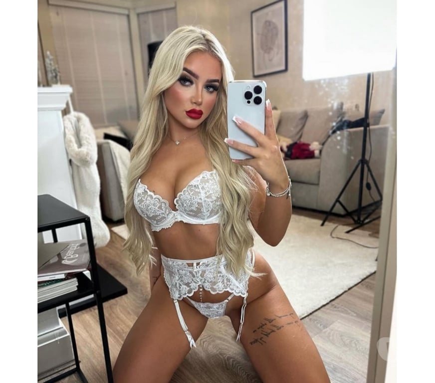 Escorts Windsor and Maidenhead Windsor - Windsor and Maidenhead - Photos for New British girl in town videocall to confrim❤️🔥