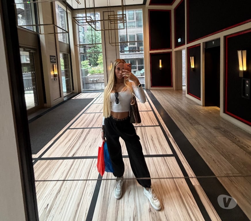 Trans Escorts Central London Victoria - Central London - Photos for Mega Ts Super blonde Barbi