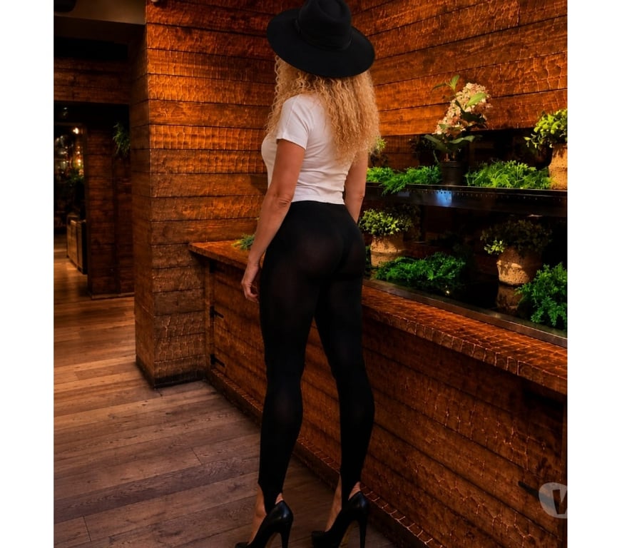 Escorts Hertfordshire Three Rivers - Photos for Massage by Mature Alice in Apsley