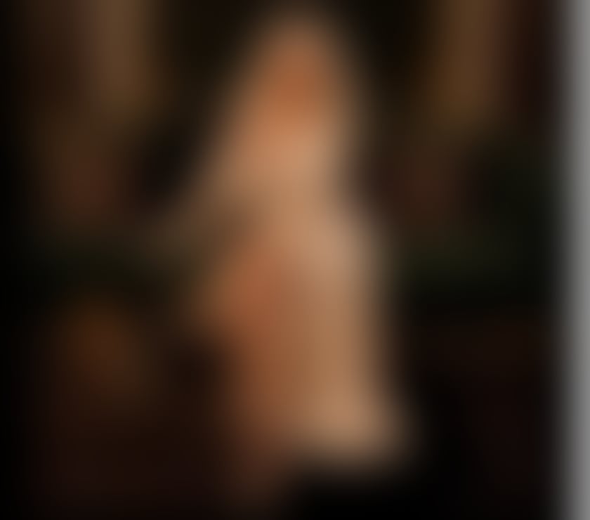 Escorts Aldgate Central London - Photos for Mature Blonde & Busty