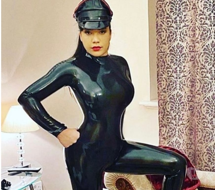 Escorts Hampshire Rushmoor - Photos for Mistress Meduza 5 day Here BDSM WS latex