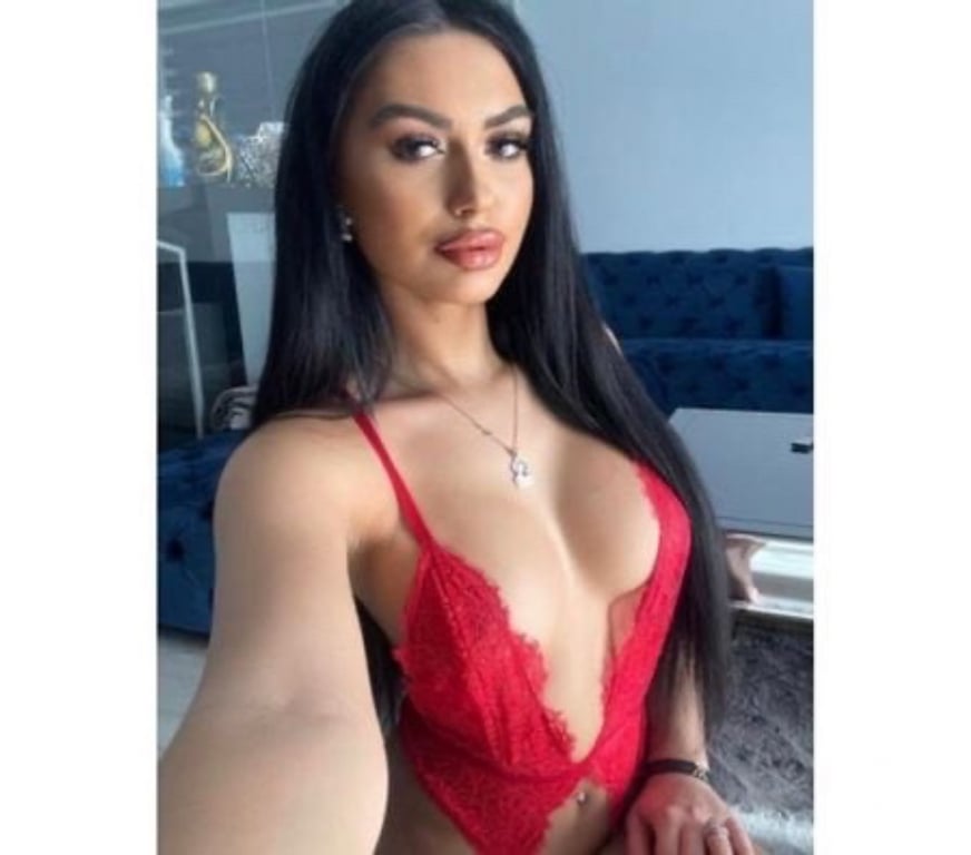 Escorts Leicestershire Leicester - Photos for Im Rebeka new here🫦good party🥂🥂OUTCALL