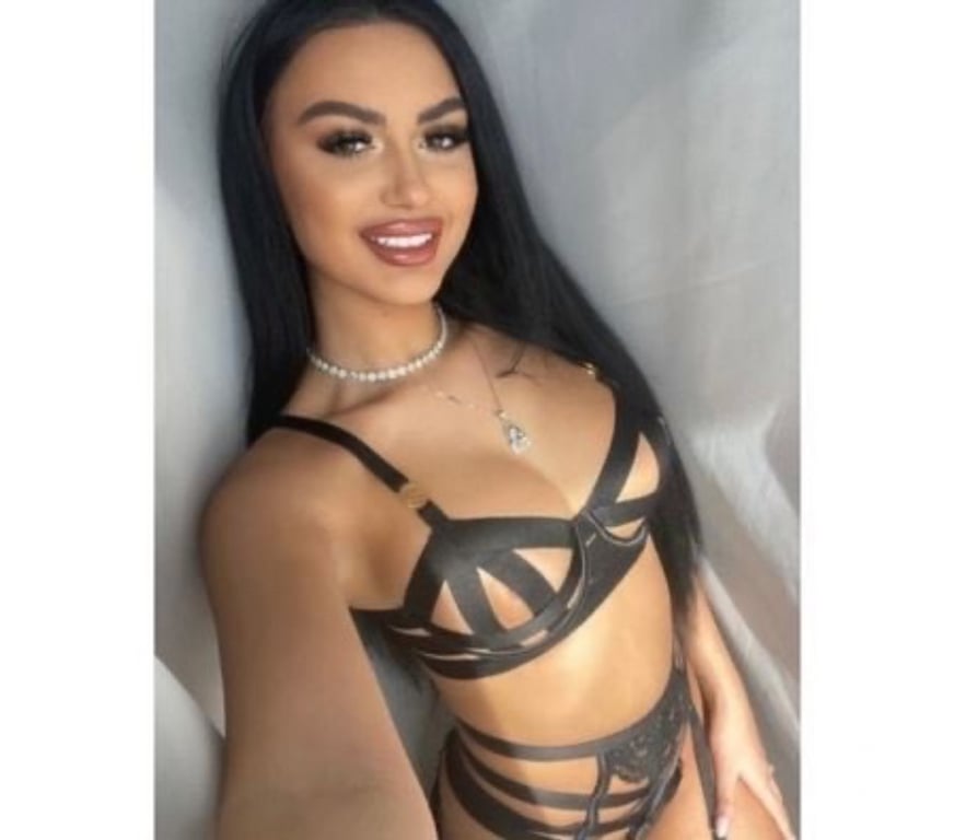 Escorts Leicestershire Leicester - Photos for Im Rebeka new here🫦good party🥂🥂OUTCALL