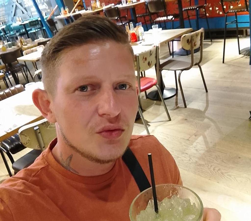  Gay massage West Midlands Dudley - Photos for Massage one to one