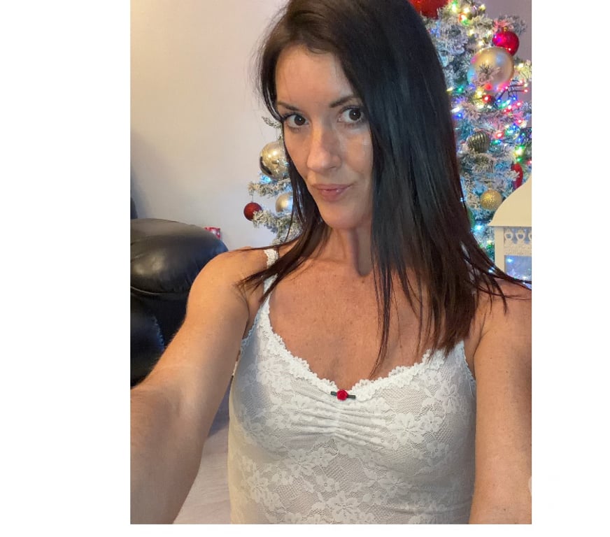 Adult Entertainment Merseyside Liverpool - Photos for IRISH PRETTY BRUNETTE.....READY FOR CALLS 07716543249