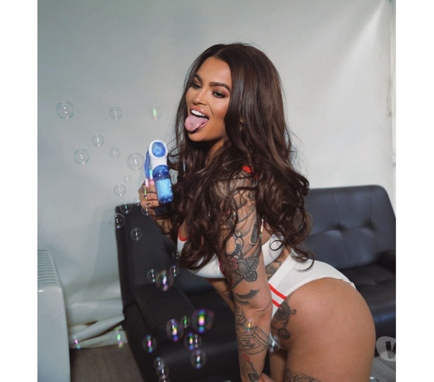 Escorts Essex Basildon - Photos for Essex girl pocket rocket