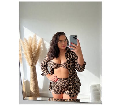 Escorts and Massages Sutton Town Centre Sutton - Photos for 💎 Classy & Curvy Brunette in Sutton 💎