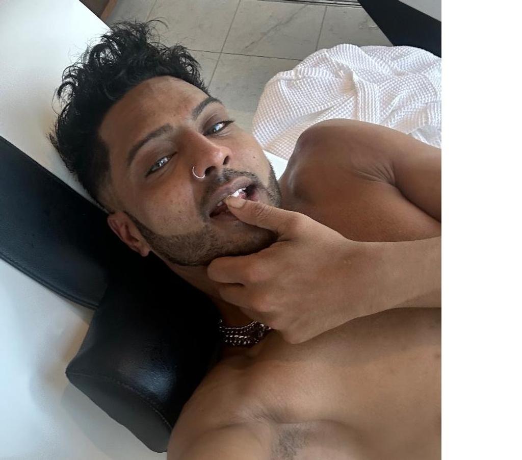 Gay massage Cardiff Fairwater - Cardiff - Photos for Fit athletic Asian