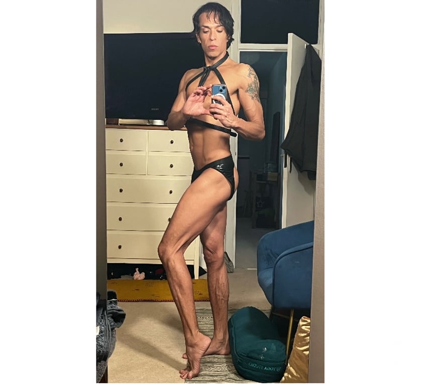 Escorts North London Palmers Green - North London - Photos for N13 4QG. Smooth Ass Silk Latino BOTTOM. EROTIC Massge+ More