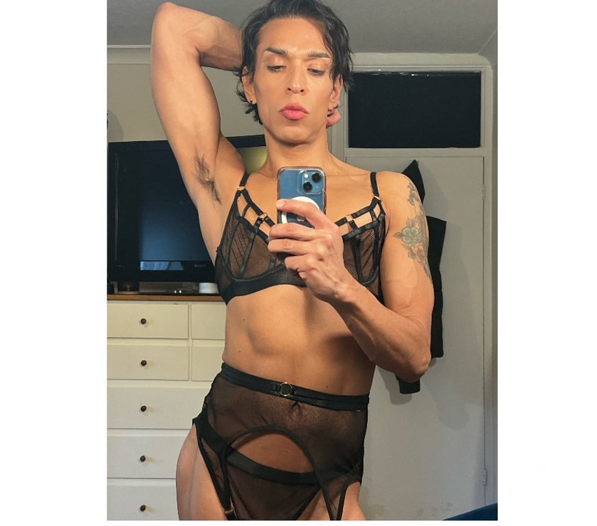 Escorts North London Palmers Green - North London - Photos for N13 4QG. Smooth Ass Silk Latino BOTTOM. EROTIC Massge+ More