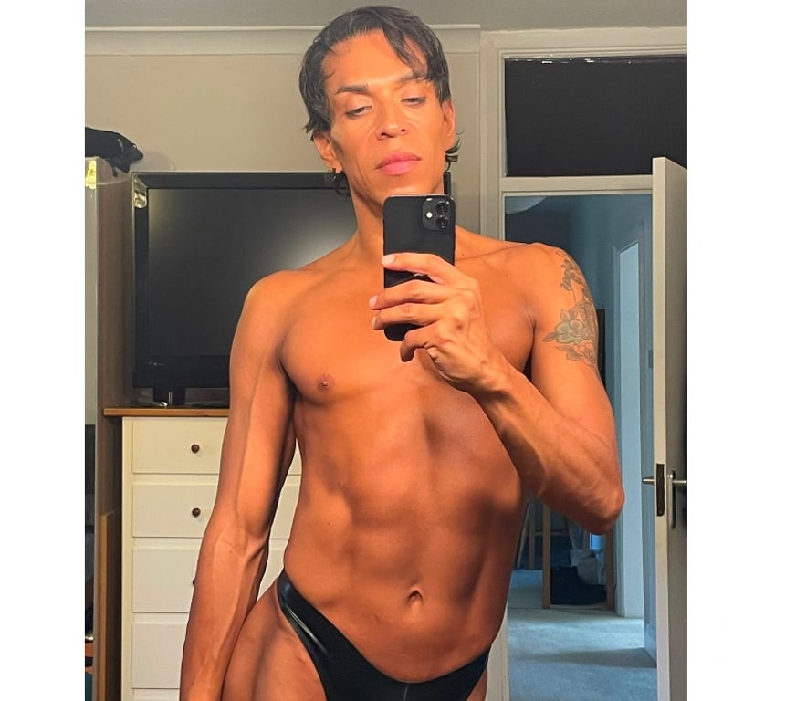 Escorts North London Palmers Green - North London - Photos for Smooth Latino BOTTOM For “Erotic Massage” And More