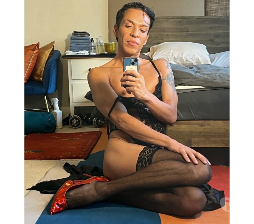 Escorts North London Palmers Green - North London - Photos for N13 4QG. Smooth Ass Silk Latino BOTTOM. EROTIC Massge+ More