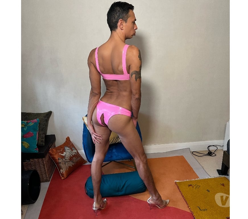 Escorts North London Palmers Green - North London - Photos for N13 4QG. Smooth Ass Silk Latino BOTTOM. EROTIC Massge+ More