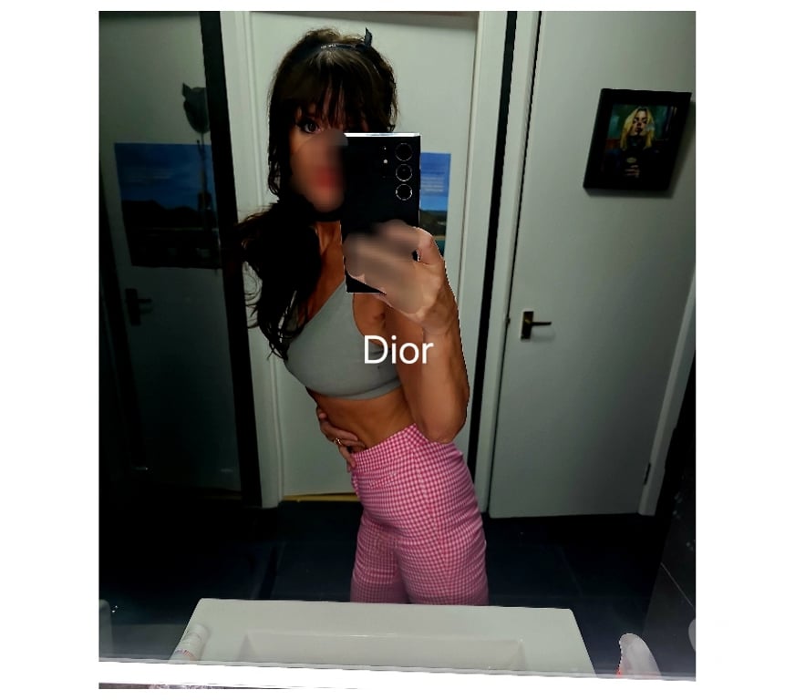 Escorts Belfast Malone - Belfast - Photos for Miss Dior Trolley Dolly..☘️