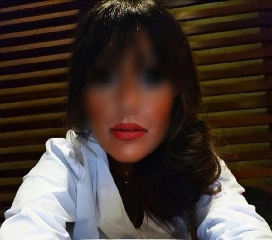 Escorts Belfast Malone - Belfast - Photos for Irish Trolley Dolly..