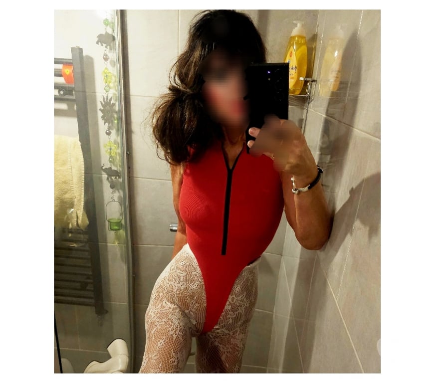 Escorts Belfast Malone - Belfast - Photos for Irish Trolley Dolly..