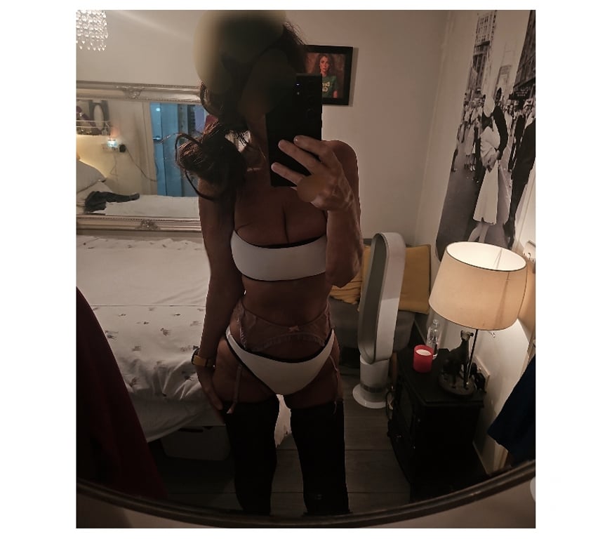 Escorts Belfast Malone - Belfast - Photos for Irish Trolley Dolly..☘️