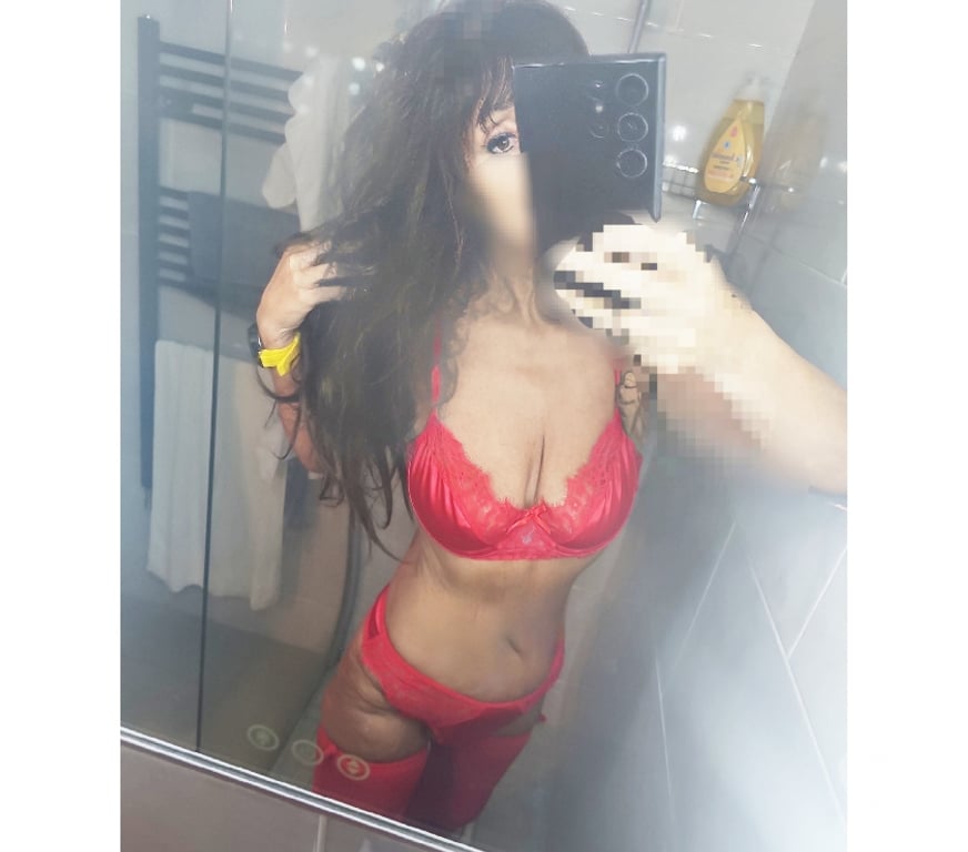 Escorts Belfast Malone - Belfast - Photos for Irish Trolley Dolly..